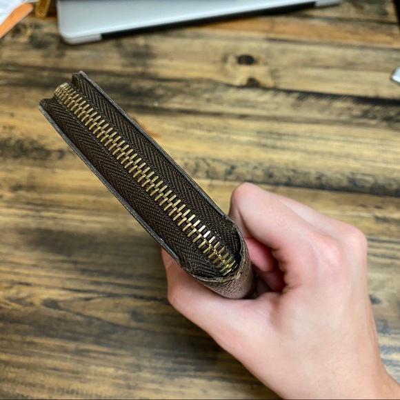 Louis Vuitton Zippy Wallet - Picture 3 of 8